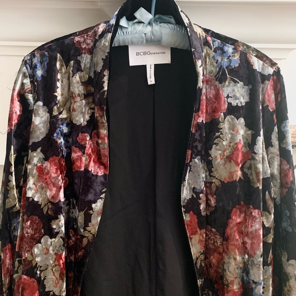 BCBG GENERATION BOHO FLORAL RUFFLE SLEEVES VELVET CARDIGAN BLAZER - Picture 6 of 16
